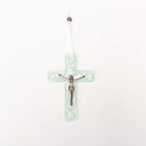 Crucifix en verre de couleur verte