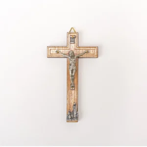 Crucifix en bois Notre Dame de Lourdes